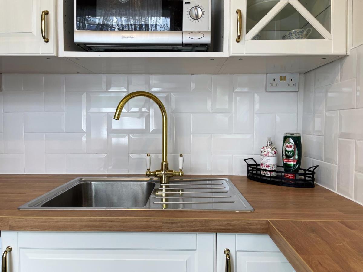 Appartamento Lisa's Place Near Kings Cross - 2 Double Beds, 1 Sofa Bed, Great Location, Ideal For Families Londra