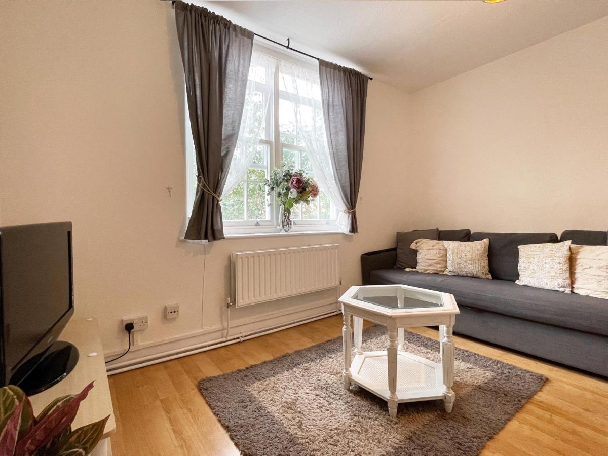 Lisa's Place Near Kings Cross - 2 Double Beds, 1 Sofa Bed, Great Location, Ideal For Families Appartamento Londra